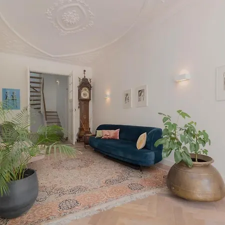 Exceptional And Stylishly Furnished Canal House Amsterdam