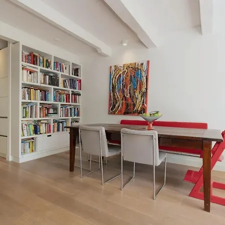Exceptional And Stylishly Furnished Canal House Bed & Breakfast