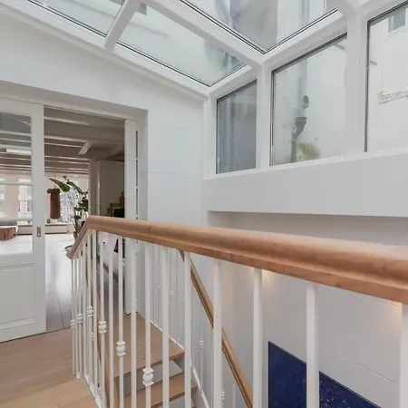Exceptional And Stylishly Furnished Canal House Bed & Breakfast Amsterdam